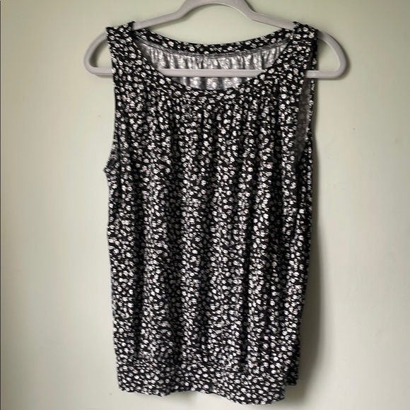 LOFT Tops - LOFT Black and White Pleated Tank Top Relaxed Fit